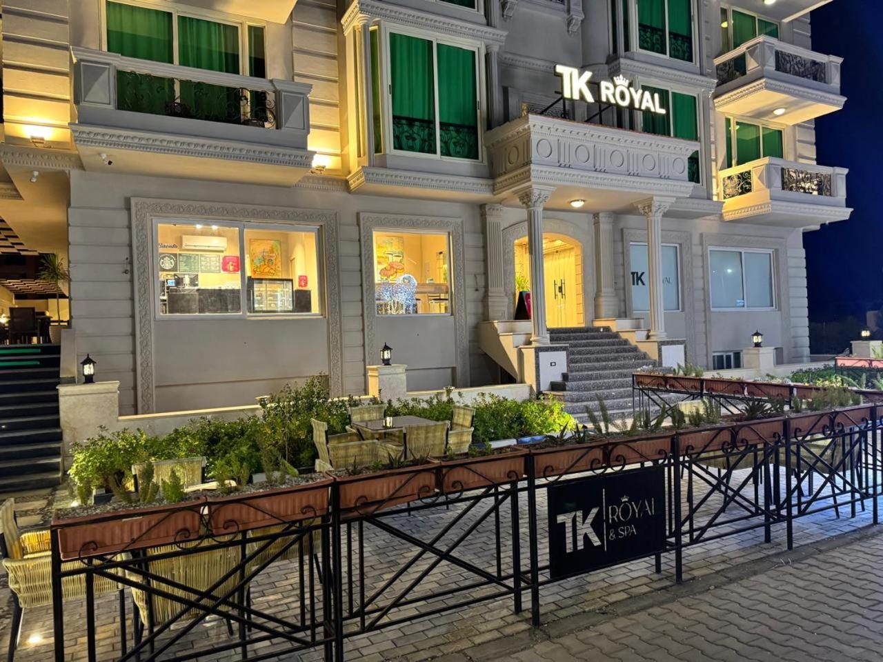 Tk Royal & Spa Gurdaka Kültér fotó