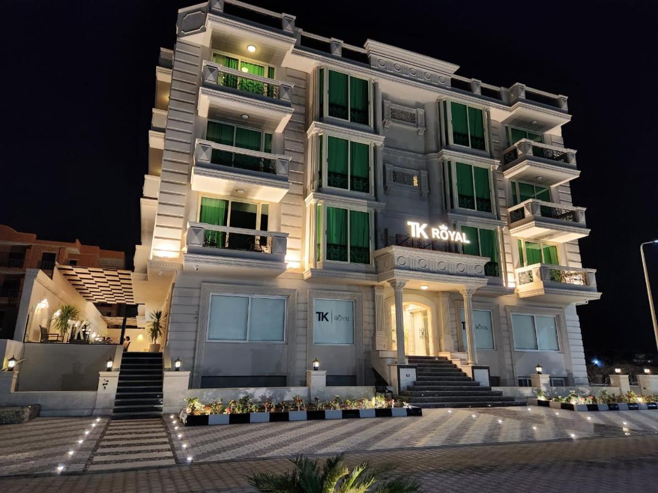 Tk Royal & Spa Gurdaka Kültér fotó