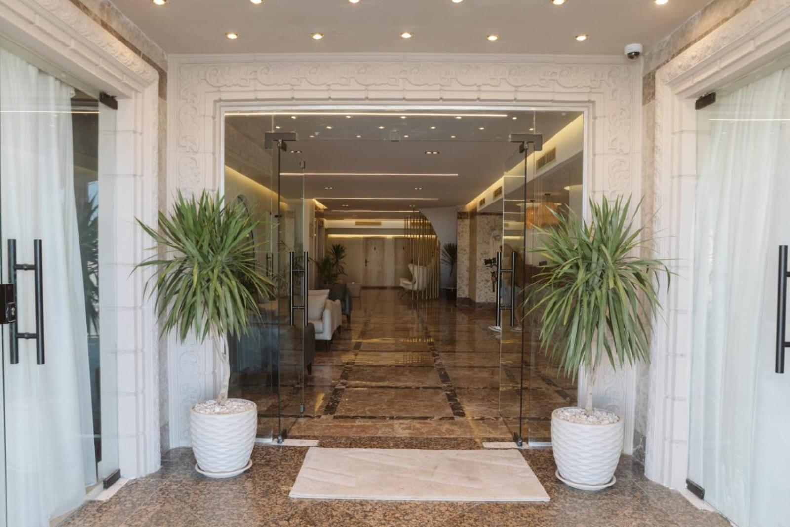 Tk Royal & Spa Gurdaka Kültér fotó