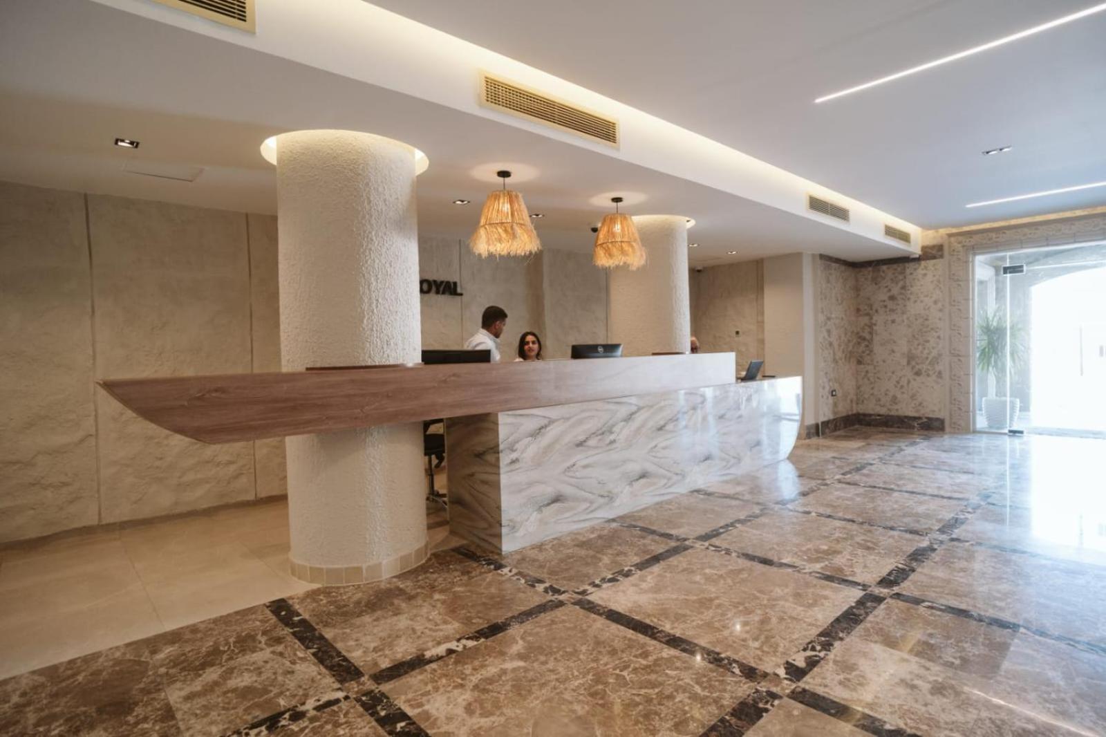 Tk Royal & Spa Gurdaka Kültér fotó